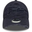 sapkak-ivelt-sotetkek-allithato-9twenty-distress-wordmark-new-york-yankees-mlb-new-era