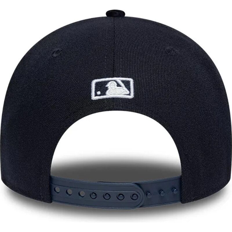 sapkak-ivelt-sotetkek-snapback-9forty-m-crown-cord-visor-new-york-yankees-mlb-new-era