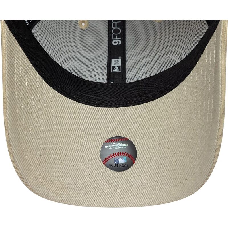 sapkak-ivelt-bezs-snapback-9forty-entry-cord-new-york-yankees-mlb-new-era sapkak-ivelt-bezs-snapback-9forty-entry-cord-new-york-yankees-mlb-new-era