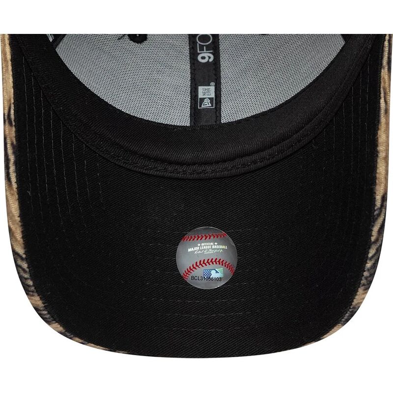 sapkak-ivelt-leopardmintas-allithato-9forty-ocelot-print-new-york-yankees-mlb-new-era