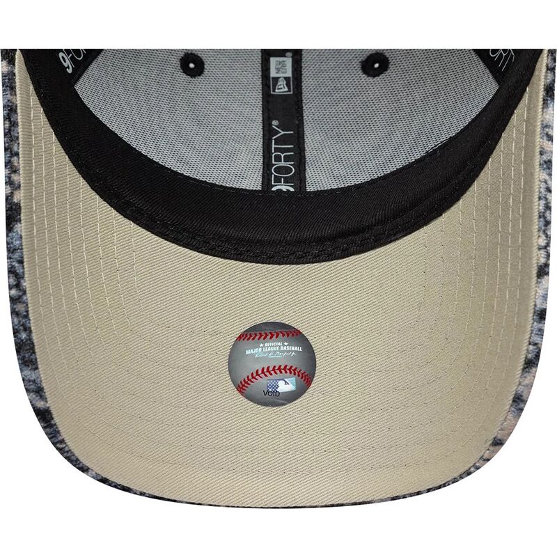 sapkak-ivelt-tobbszinu-allithato-9forty-snake-print-new-york-yankees-mlb-new-era sapkak-ivelt-tobbszinu-allithato-9forty-snake-print-new-york-yankees-mlb-new-era