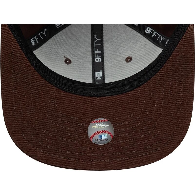 sapkak-lapos-barna-snapback-9fifty-original-fit-league-essential-new-york-yankees-mlb-new-era