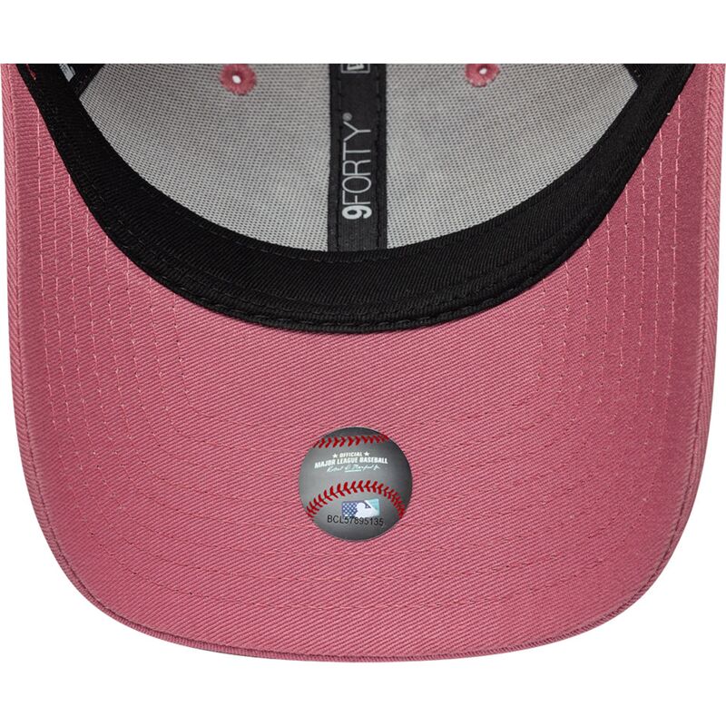 sapkak-ivelt-rozsaszin-allithato-9forty-league-essential-cas-new-york-yankees-mlb-new-era sapkak-ivelt-rozsaszin-allithato-9forty-league-essential-cas-new-york-yankees-mlb-new-era