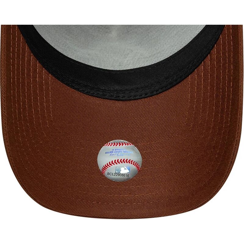 sapkak-ivelt-barna-snapback-e-frame-outline-new-york-yankees-mlb-new-era