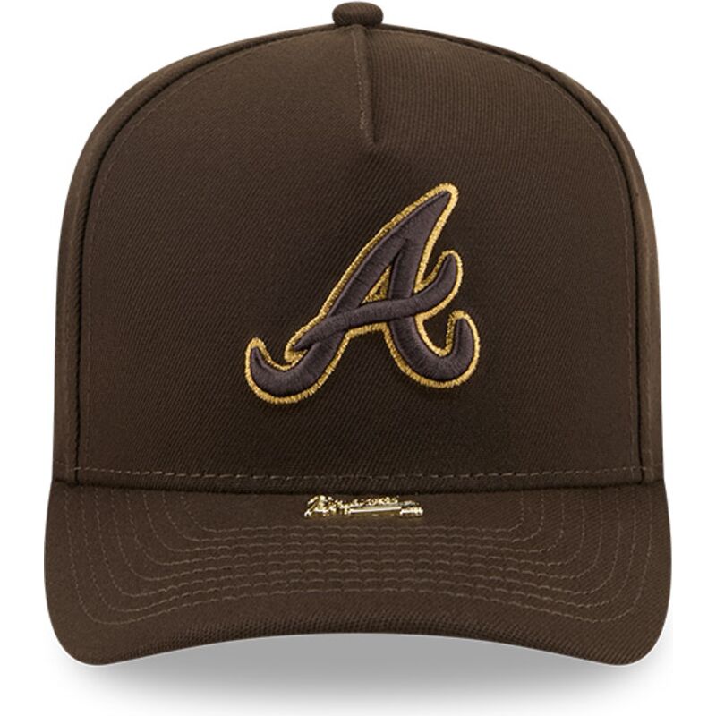sapkak-ivelt-barna-snapback-9fifty-a-frame-precurved-visor-pin-atlanta-braves-mlb-new-era sapkak-ivelt-barna-snapback-9fifty-a-frame-precurved-visor-pin-atlanta-braves-mlb-new-era