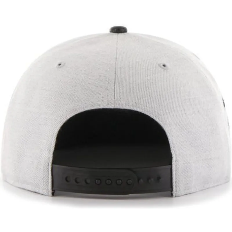 sapkak-lapos-szurke-snapback-lateral-new-york-yankees-mlb-47-brand