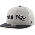 sapkak-lapos-szurke-snapback-lateral-new-york-yankees-mlb-47-brand