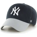 schwarze-kappe-mit-gebogenem-schirm-grauem-visor-und-grossem-new-york-yankees-logo-von-47-brand