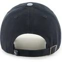 schwarze-kappe-mit-gebogenem-schirm-grauem-visor-und-grossem-new-york-yankees-logo-von-47-brand